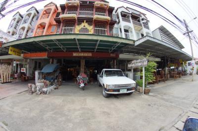 Paiphan Anique & Art