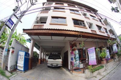 Banwiang Guest House and Apartment