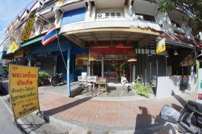 Phra Krueang Uncle