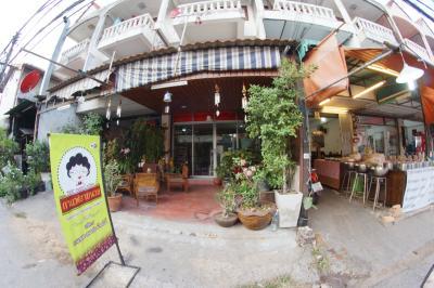 Yaai-nuan Coffee