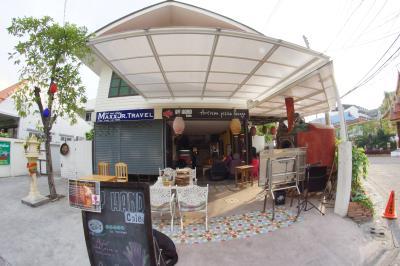 By Hand Cafe - Artisan Pizza Lounge