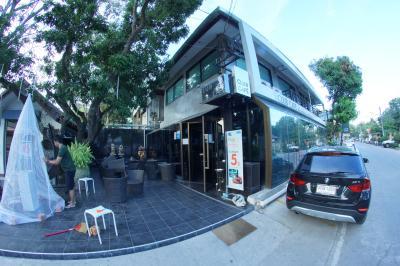 Club Cafe Restaurant and Bar